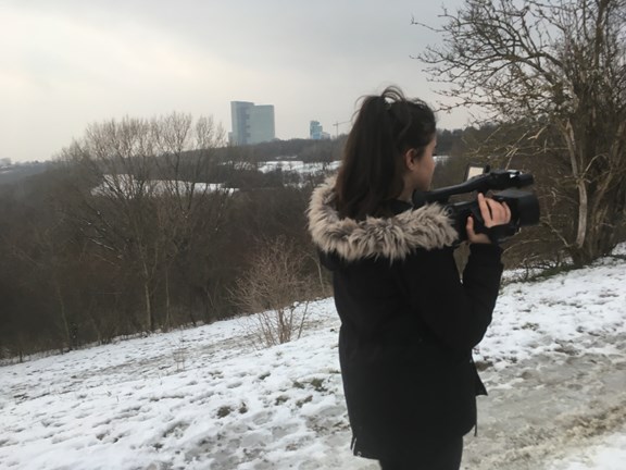 © Verein Wiener Jugendzentren Mädchen filmt Wienerberg