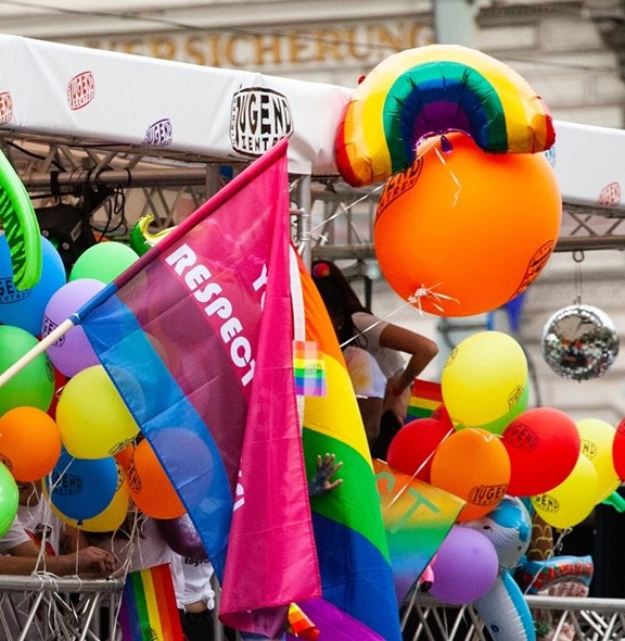 © Verein Wiener Jugendzentren Verein Wiener Jugendzentren bei der Regenbogenparade