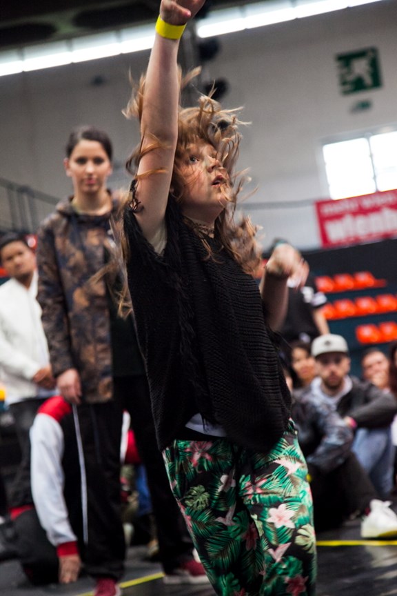 © Verein Wiener Jugendzentren Ein Mädchen tanzt bei einem Dancebattle