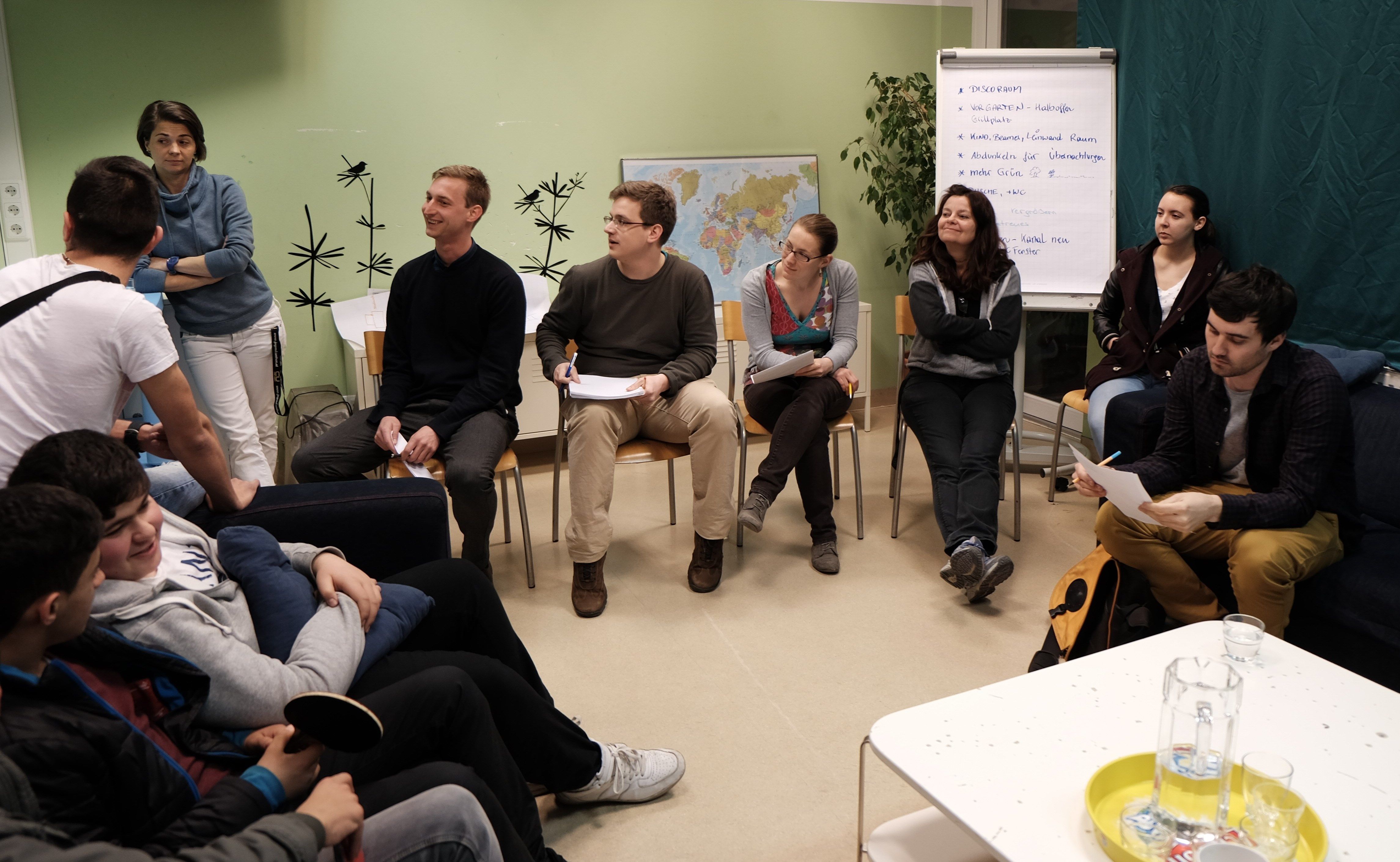 Vortrag, Seminarteilnehmerinnen sitzen im Kreis