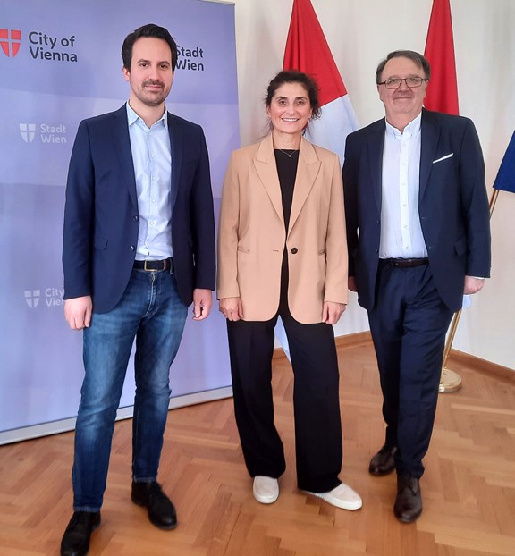 Christoph Wiederkehr, Manuela Smertnik und Werner Prinzjakowitsch bei dem Hintergrundgespräch zur neuen Fachstelle Demokratie.