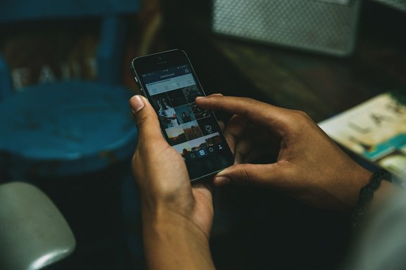 Smartphone in der Hand