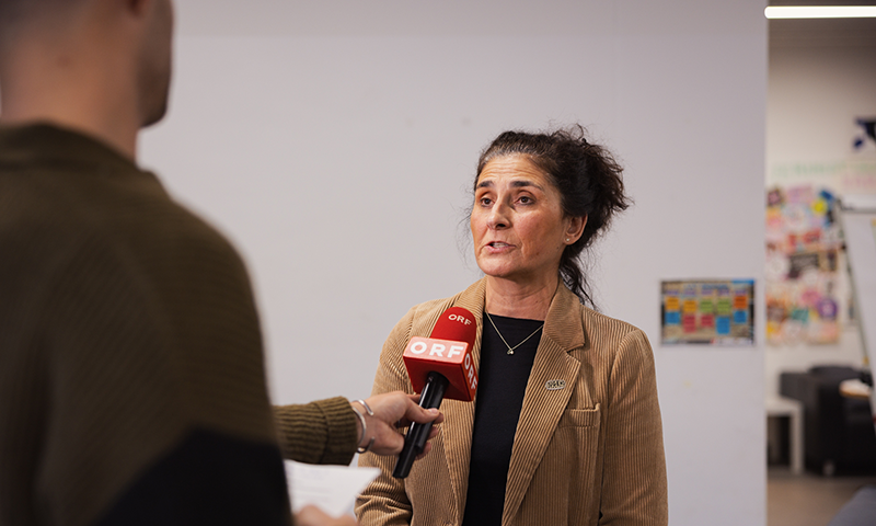 Jugendzentren-Geschäftsführerin Manuela Smertnik im Interview mit dem ORF beim Mediengespräch zur Initiative Wahlrecht.