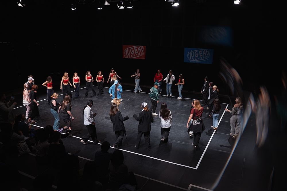 copyright: leggou.vision Alle Tanzgruppen von Move Your Bones tanzen gemeinsam.